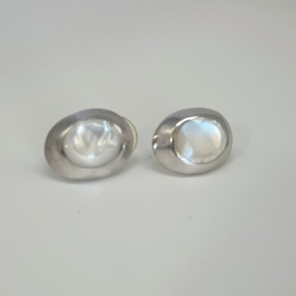 925 Oval Mother of Pearl Earrings Sterling Silver Pierced - Picture 10 of 12